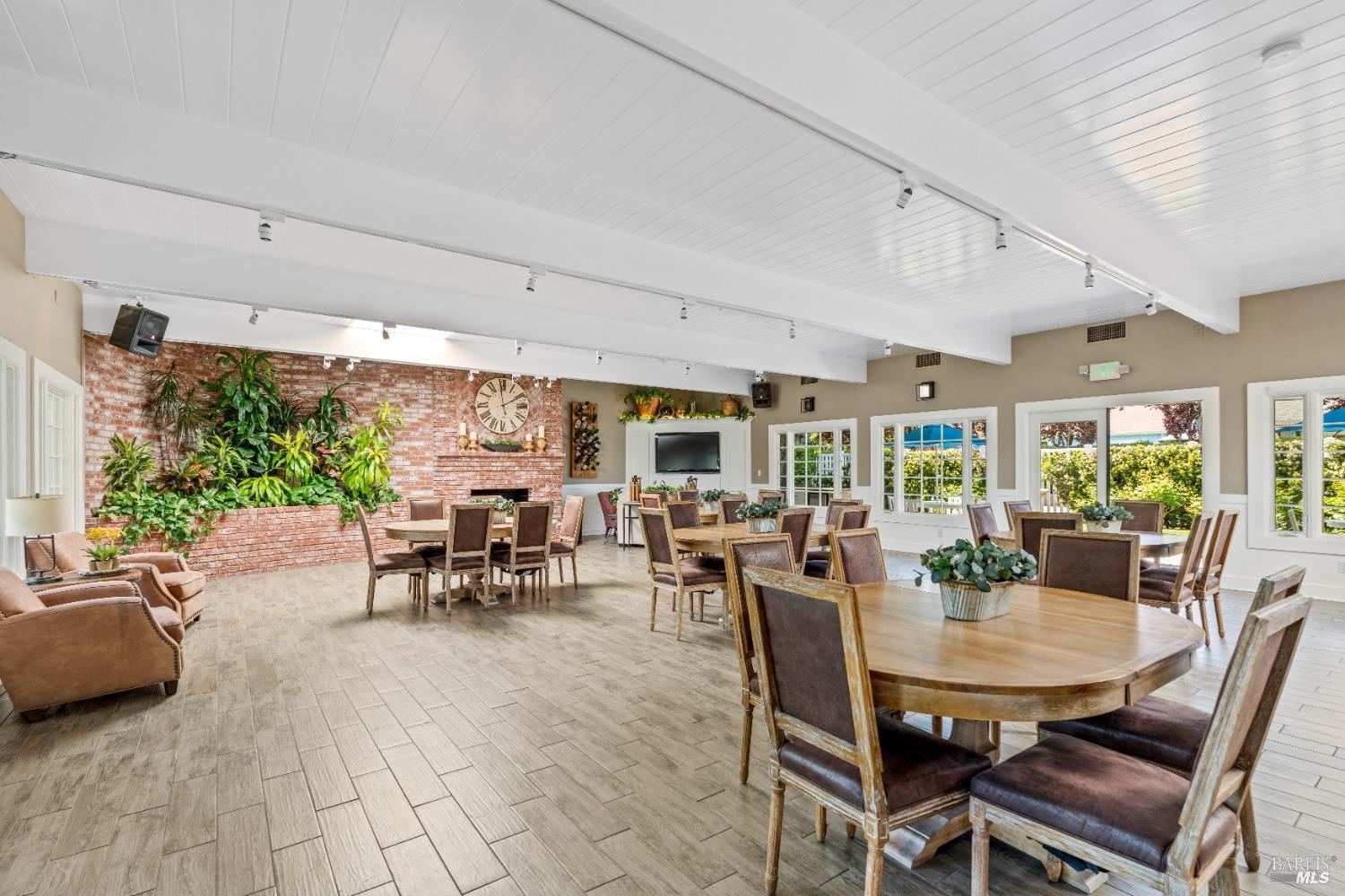 Detail Gallery Image 15 of 16 For 71 Candlewood Dr, Petaluma,  CA 94954 - 2 Beds | 2 Baths