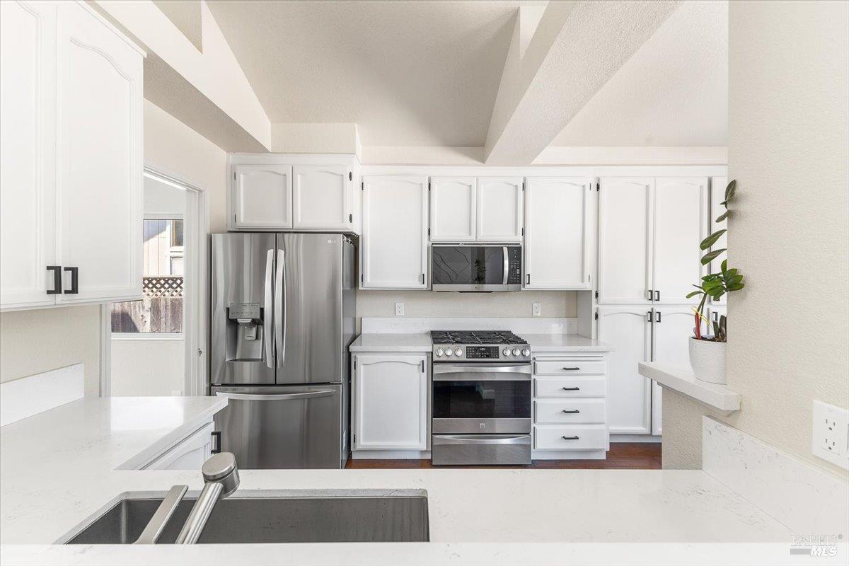 Detail Gallery Image 21 of 53 For 687 Natalie Dr, Windsor,  CA 95492 - 4 Beds | 2 Baths