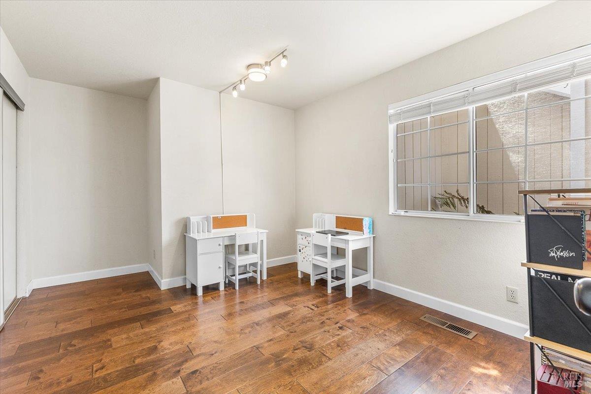 Detail Gallery Image 39 of 53 For 687 Natalie Dr, Windsor,  CA 95492 - 4 Beds | 2 Baths
