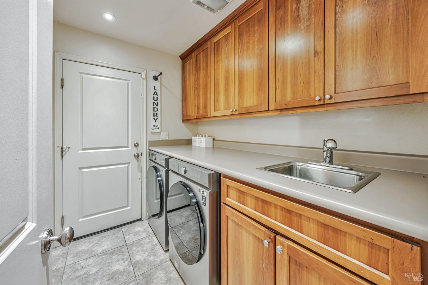 Detail Gallery Image 42 of 75 For 4100 Bisordi Ln, Santa Rosa,  CA 95439 - 5 Beds | 5 Baths