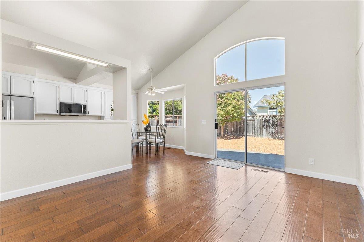 Detail Gallery Image 15 of 53 For 687 Natalie Dr, Windsor,  CA 95492 - 4 Beds | 2 Baths