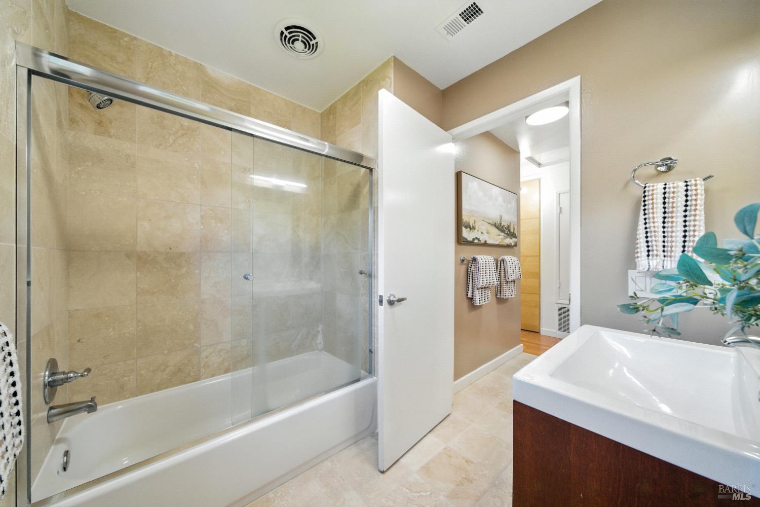 Detail Gallery Image 29 of 39 For 1925 Contra Costa Ave, Santa Rosa,  CA 95405 - 4 Beds | 2 Baths