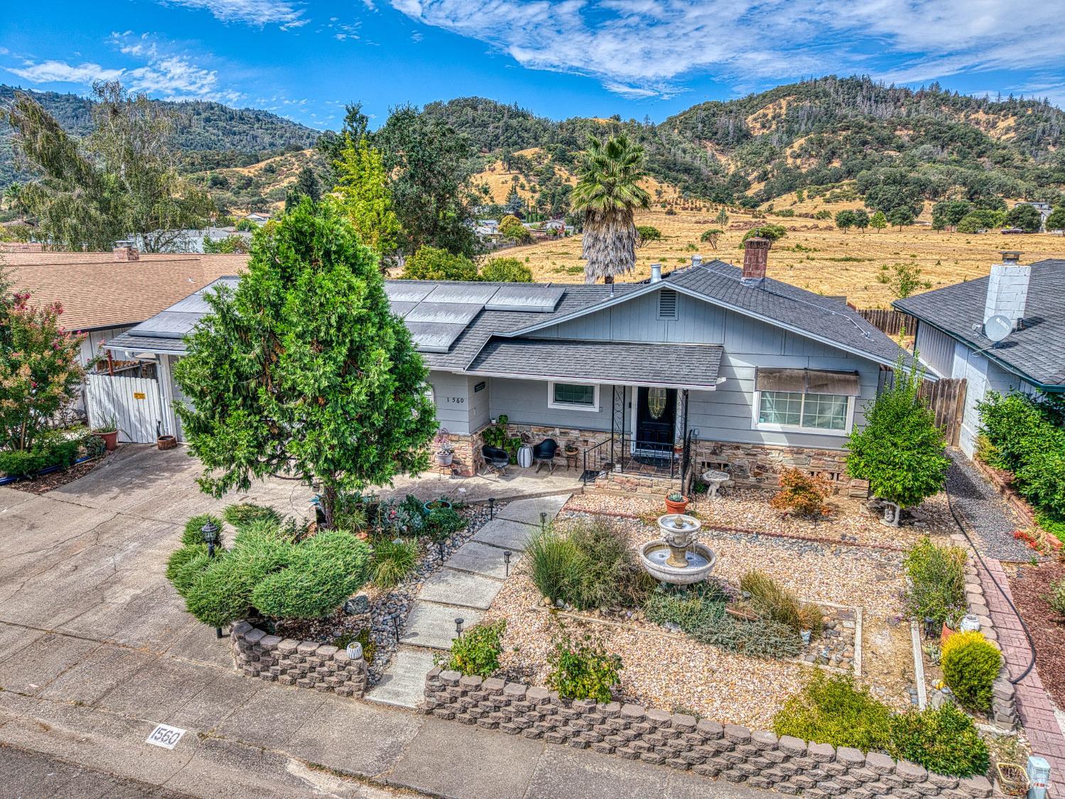Detail Gallery Image 3 of 54 For 1560 Despina Dr, Ukiah,  CA 95482 - 3 Beds | 2 Baths