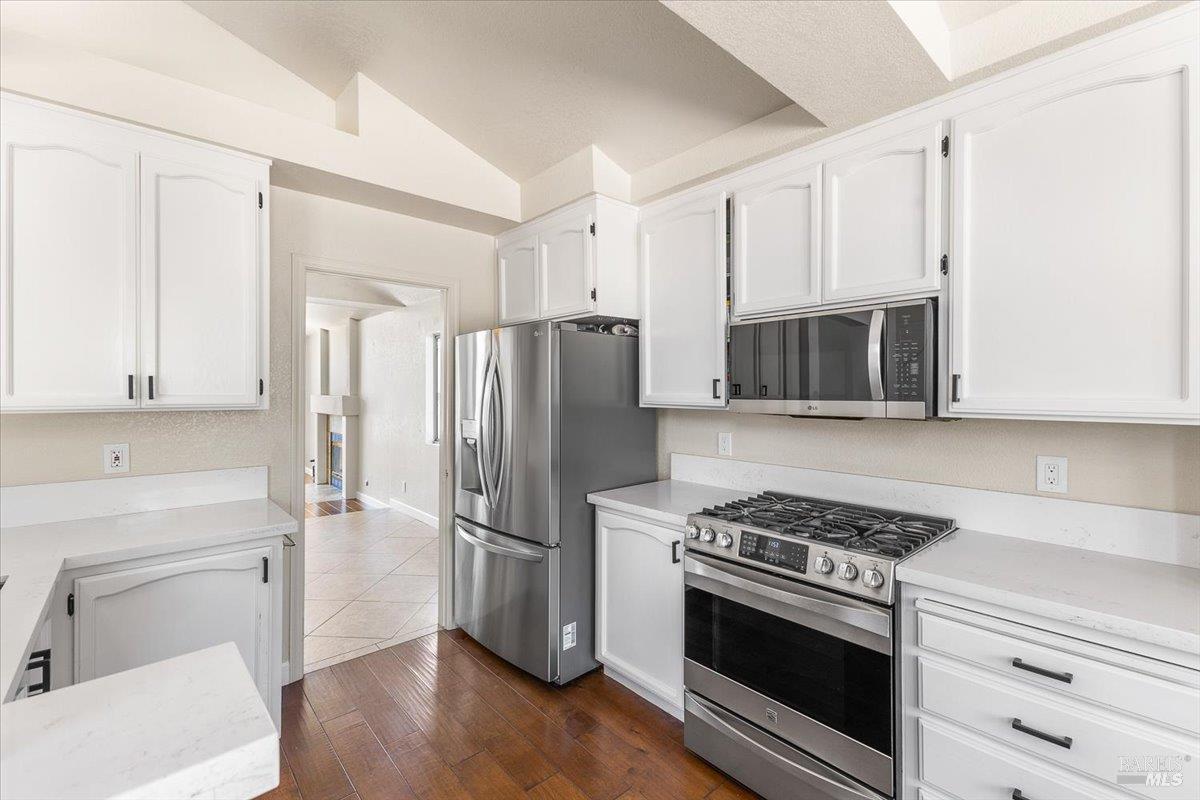 Detail Gallery Image 20 of 53 For 687 Natalie Dr, Windsor,  CA 95492 - 4 Beds | 2 Baths