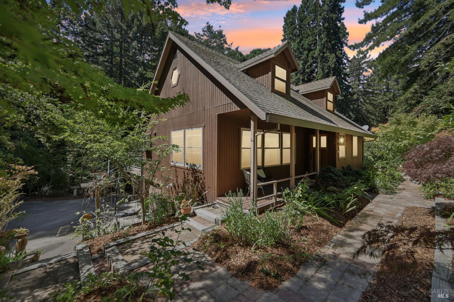 Detail Gallery Image 2 of 64 For 12657 Fiori Ln, Sebastopol,  CA 95472 - 3 Beds | 2/1 Baths