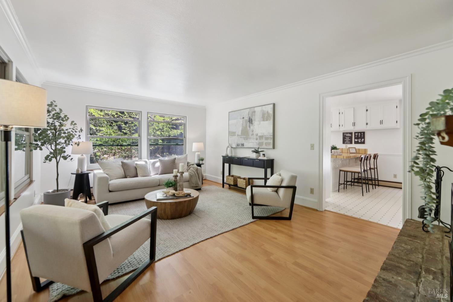 Detail Gallery Image 9 of 64 For 12657 Fiori Ln, Sebastopol,  CA 95472 - 3 Beds | 2/1 Baths