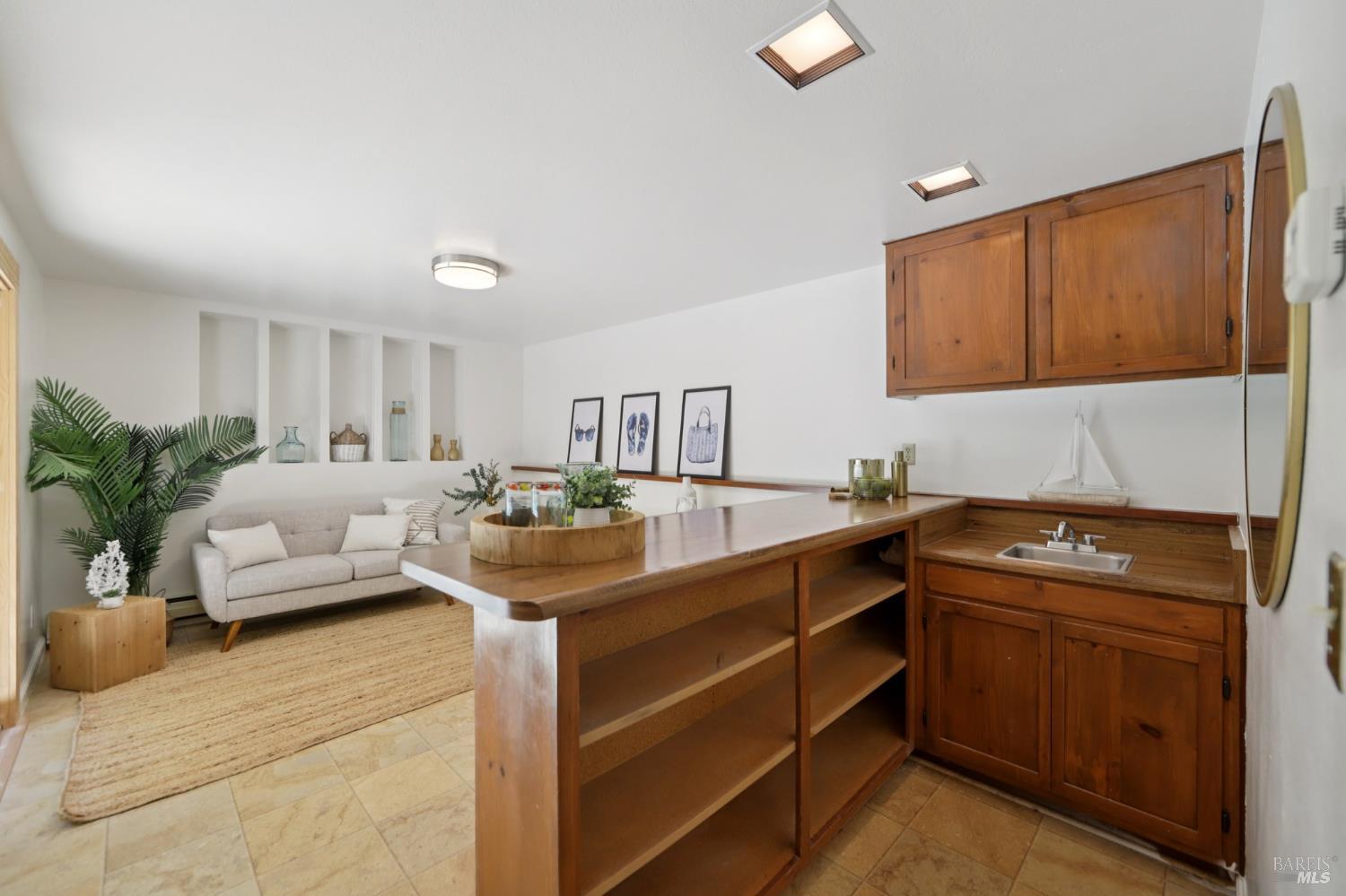 Detail Gallery Image 39 of 64 For 12657 Fiori Ln, Sebastopol,  CA 95472 - 3 Beds | 2/1 Baths