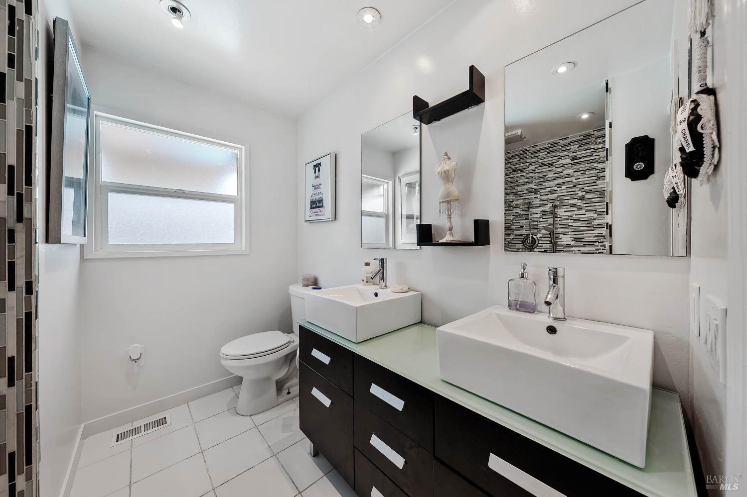Detail Gallery Image 26 of 54 For 1560 Despina Dr, Ukiah,  CA 95482 - 3 Beds | 2 Baths