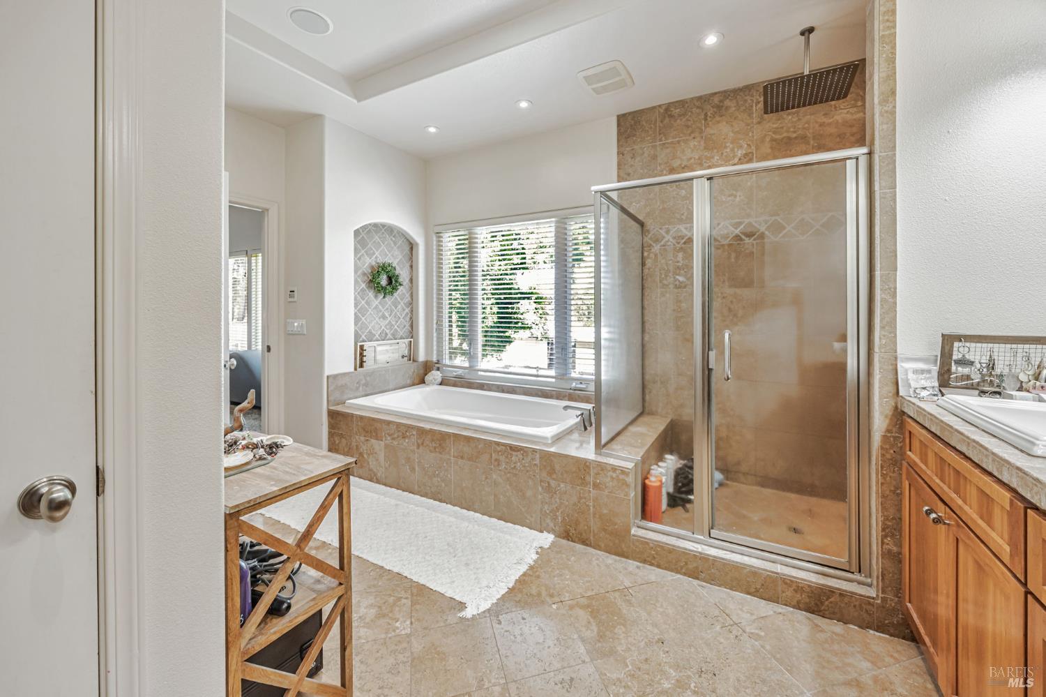 Detail Gallery Image 41 of 75 For 4100 Bisordi Ln, Santa Rosa,  CA 95439 - 5 Beds | 5 Baths