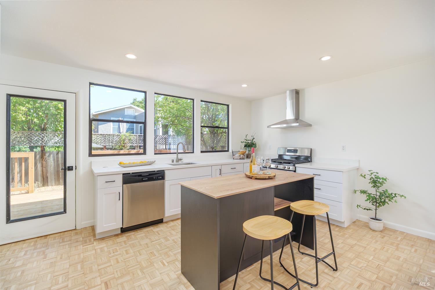 Detail Gallery Image 44 of 58 For 7 Belmont Ave, Fairfax,  CA 94930 - 6 Beds | 4/1 Baths