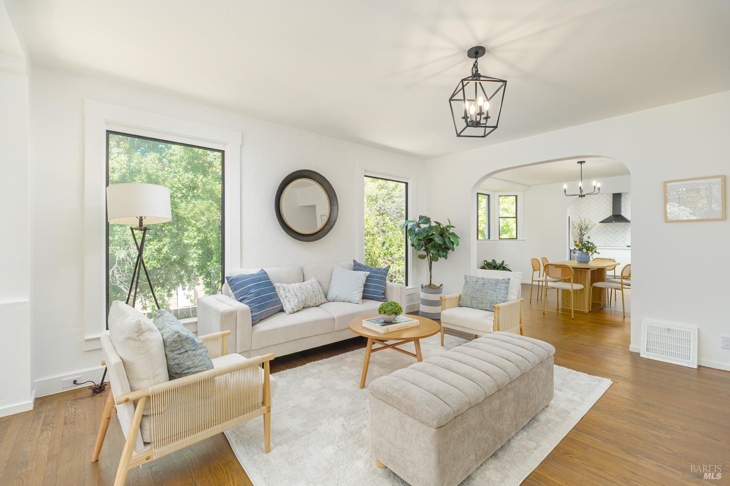 Detail Gallery Image 8 of 58 For 7 Belmont Ave, Fairfax,  CA 94930 - 6 Beds | 4/1 Baths