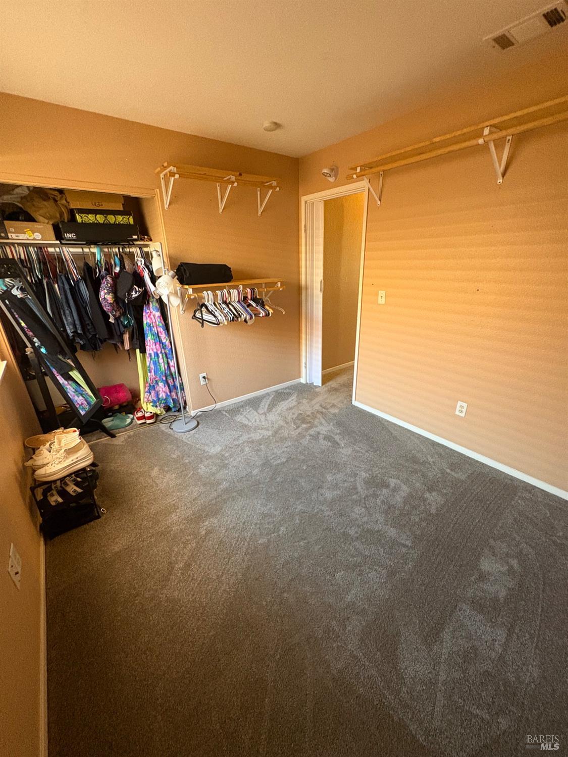 Detail Gallery Image 13 of 22 For 1100 Camellia Ln, Suisun City,  CA 94585 - 3 Beds | 2 Baths
