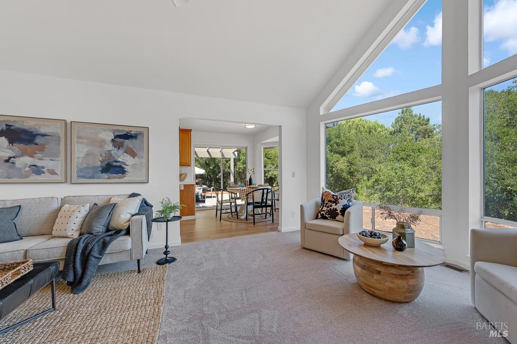 Detail Gallery Image 9 of 26 For 7555 Occidental Rd, Sebastopol,  CA 95472 - 3 Beds | 2/1 Baths