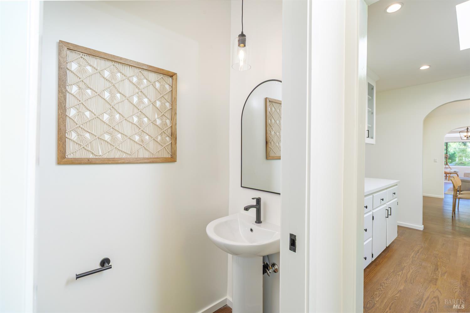 Detail Gallery Image 15 of 58 For 7 Belmont Ave, Fairfax,  CA 94930 - 6 Beds | 4/1 Baths