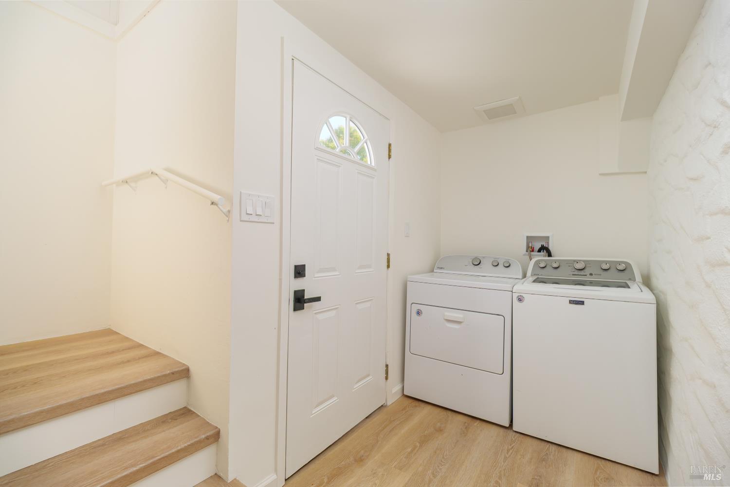 Detail Gallery Image 28 of 58 For 7 Belmont Ave, Fairfax,  CA 94930 - 6 Beds | 4/1 Baths