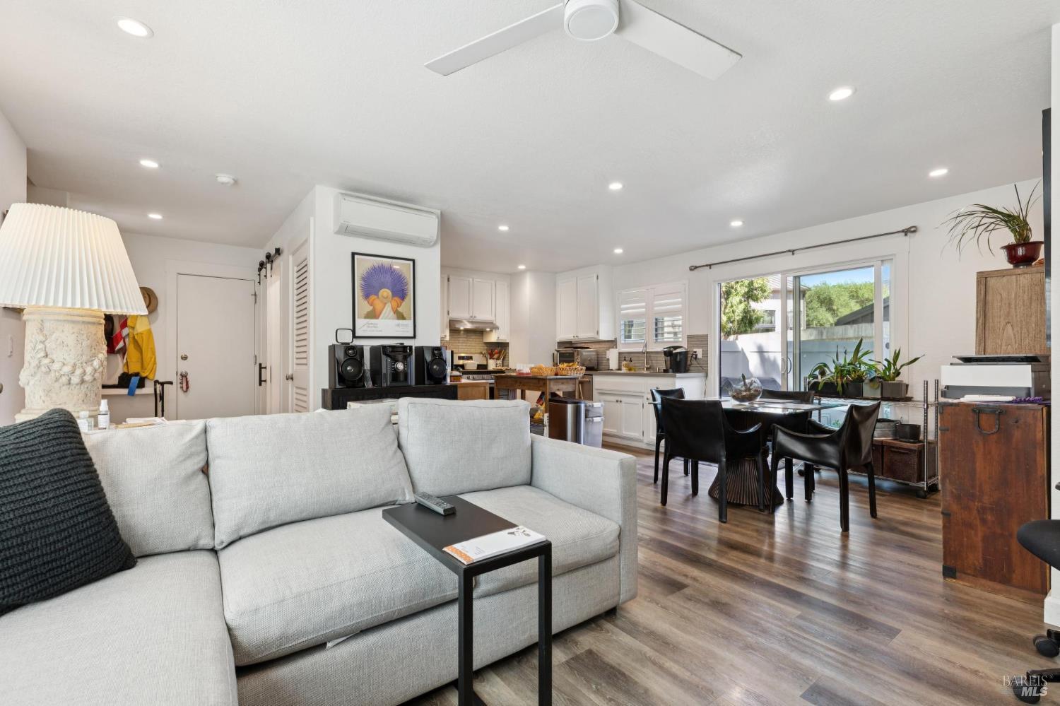 Detail Gallery Image 16 of 55 For 6 Burgundy Way, Yountville,  CA 94599 - 4 Beds | 2/2 Baths