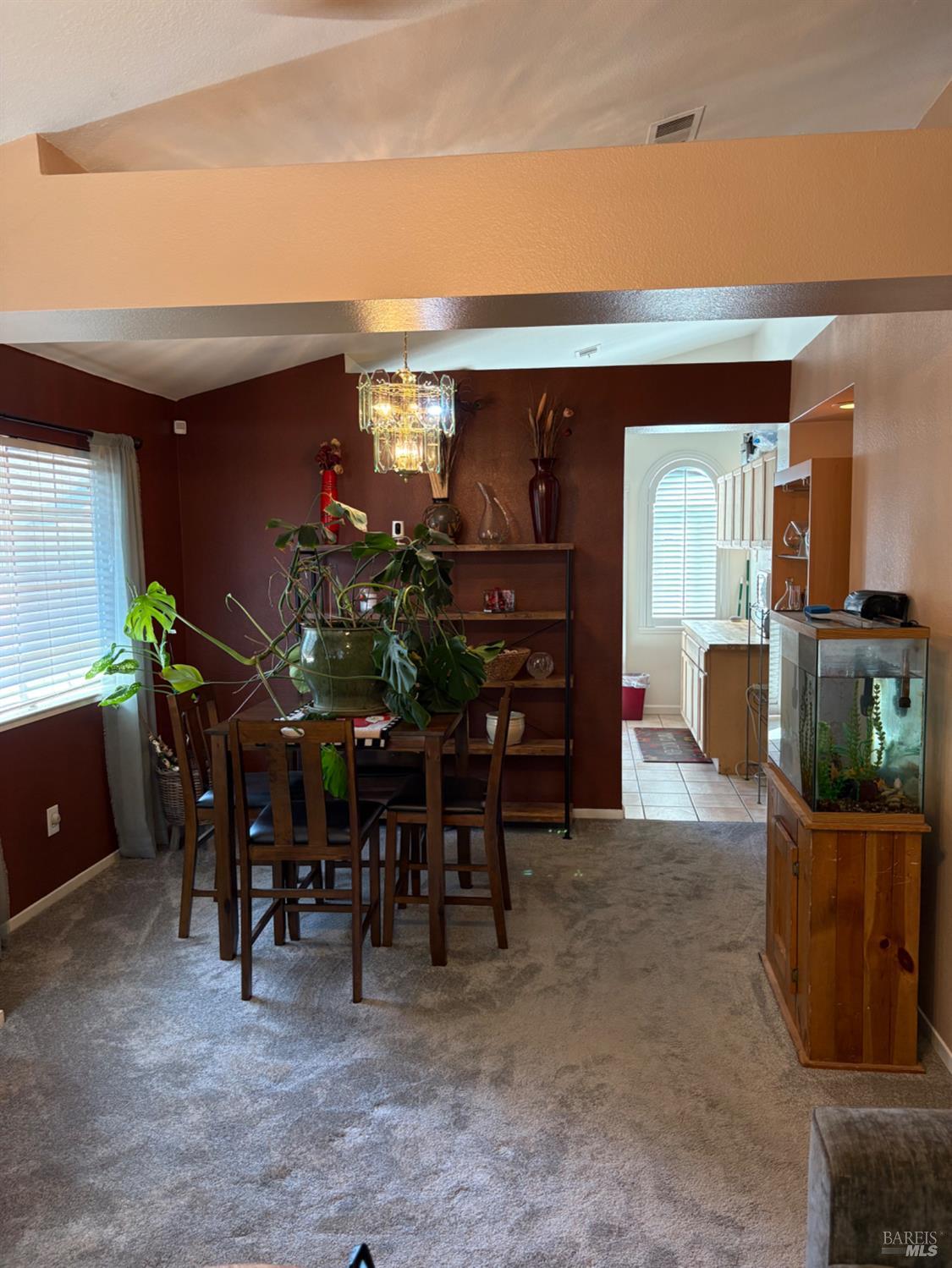 Detail Gallery Image 5 of 22 For 1100 Camellia Ln, Suisun City,  CA 94585 - 3 Beds | 2 Baths