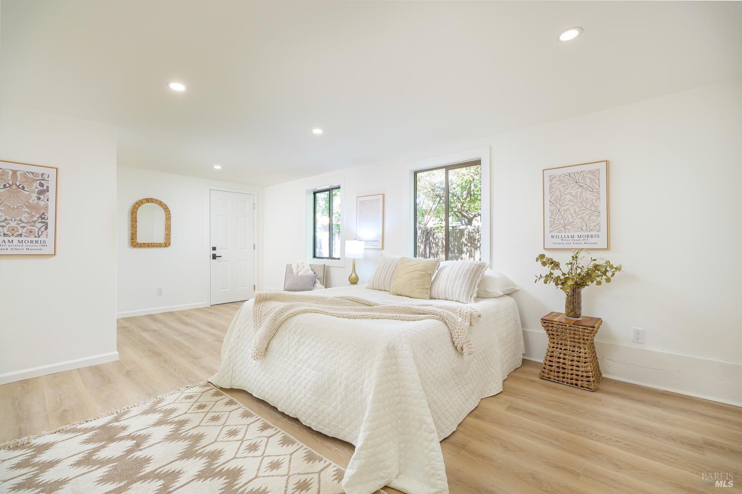 Detail Gallery Image 22 of 58 For 7 Belmont Ave, Fairfax,  CA 94930 - 6 Beds | 4/1 Baths