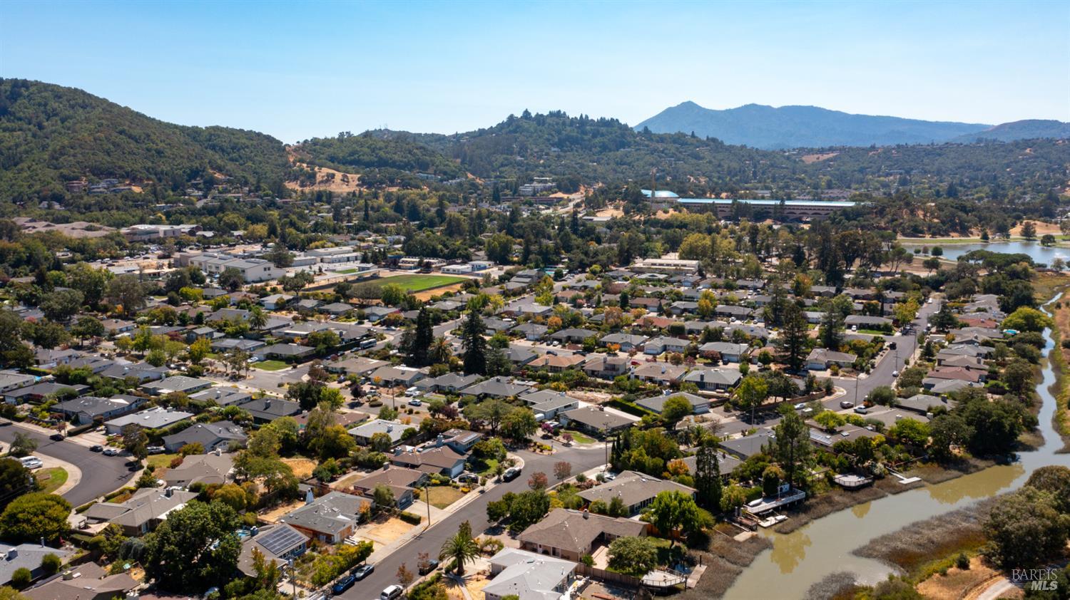 Detail Gallery Image 41 of 44 For 120 Meriam Dr, San Rafael,  CA 94903 - 3 Beds | 2/1 Baths