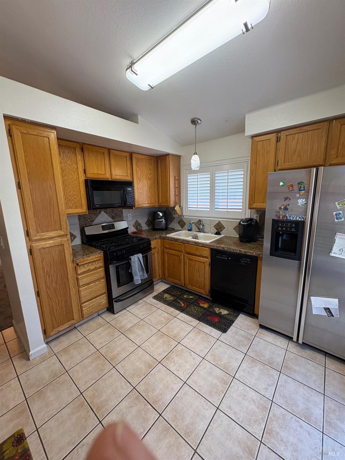 Detail Gallery Image 18 of 22 For 1100 Camellia Ln, Suisun City,  CA 94585 - 3 Beds | 2 Baths