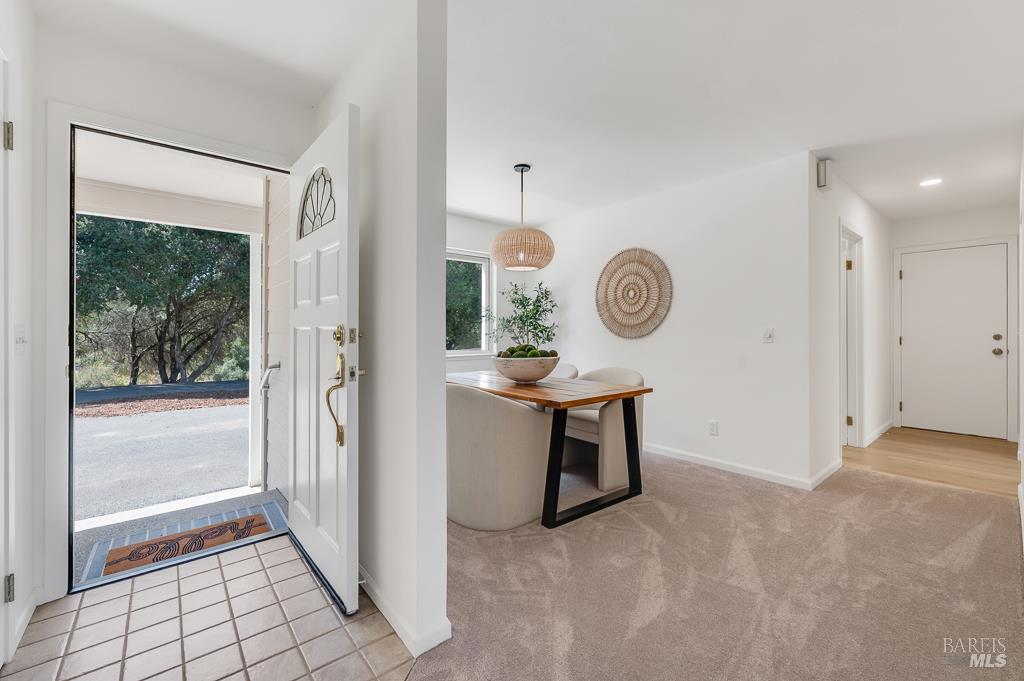 Detail Gallery Image 5 of 26 For 7555 Occidental Rd, Sebastopol,  CA 95472 - 3 Beds | 2/1 Baths