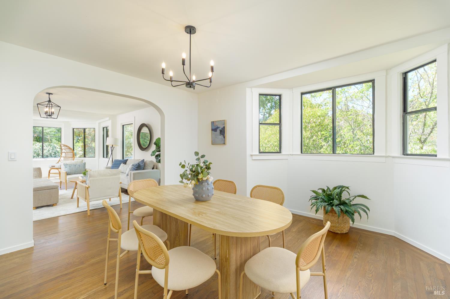Detail Gallery Image 11 of 58 For 7 Belmont Ave, Fairfax,  CA 94930 - 6 Beds | 4/1 Baths