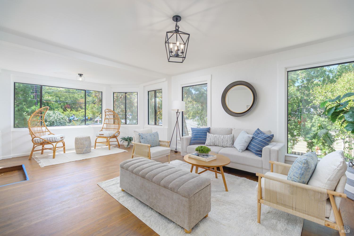 Detail Gallery Image 9 of 58 For 7 Belmont Ave, Fairfax,  CA 94930 - 6 Beds | 4/1 Baths
