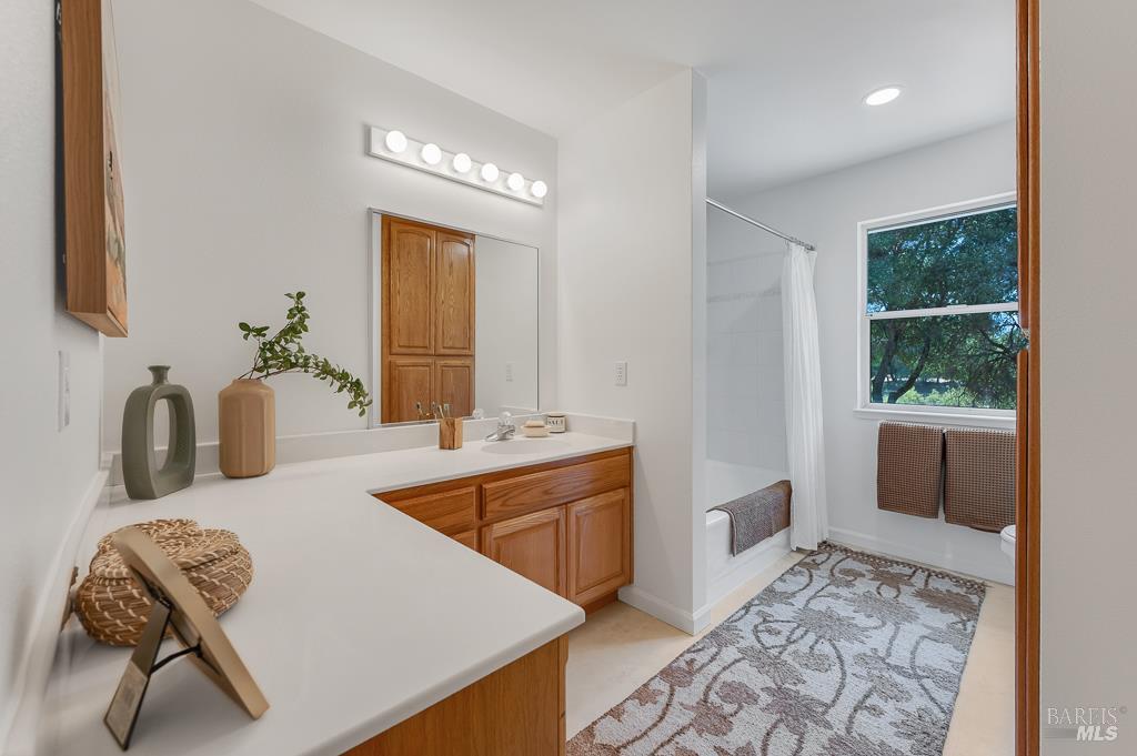 Detail Gallery Image 14 of 26 For 7555 Occidental Rd, Sebastopol,  CA 95472 - 3 Beds | 2/1 Baths