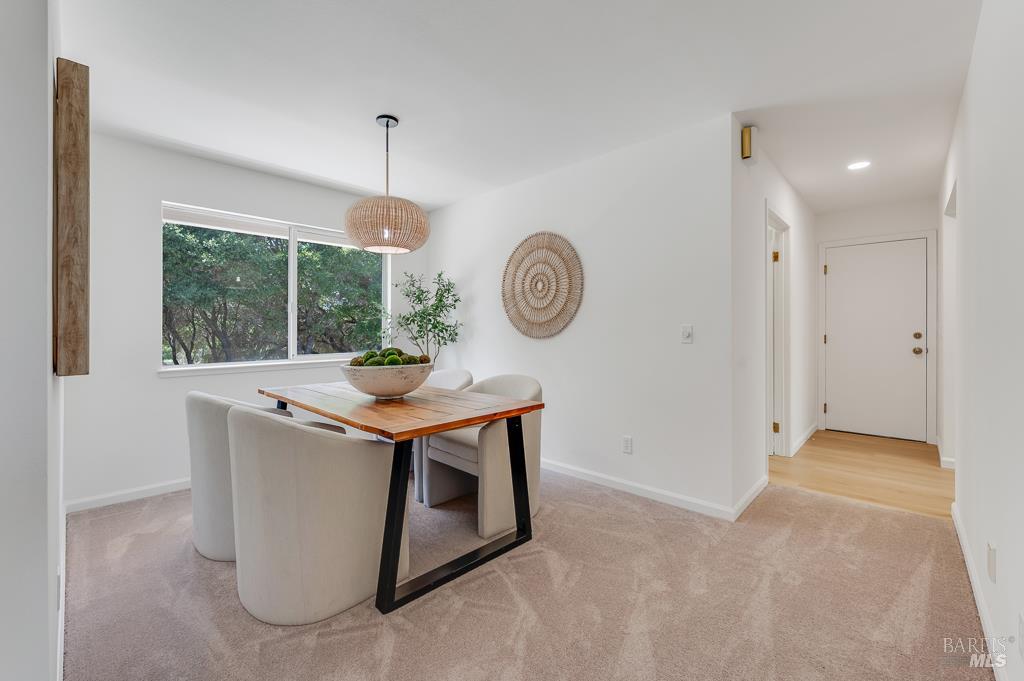 Detail Gallery Image 4 of 26 For 7555 Occidental Rd, Sebastopol,  CA 95472 - 3 Beds | 2/1 Baths