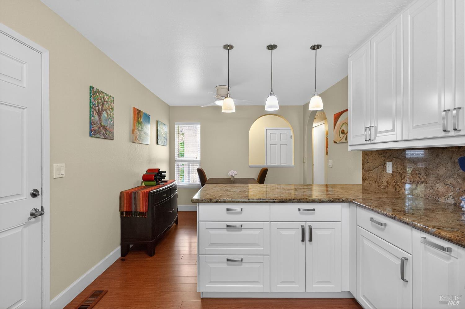 Detail Gallery Image 4 of 41 For 13 Margory Ct, Novato,  CA 94947 - 3 Beds | 2 Baths