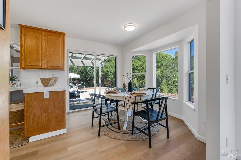 Detail Gallery Image 8 of 26 For 7555 Occidental Rd, Sebastopol,  CA 95472 - 3 Beds | 2/1 Baths