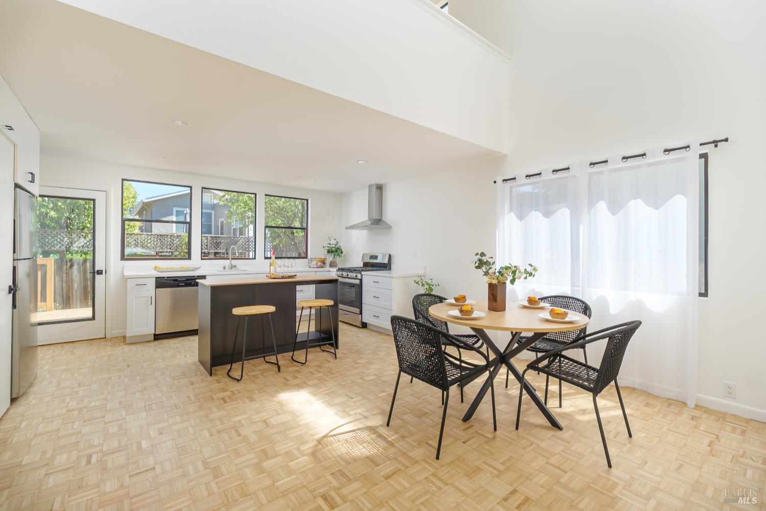 Detail Gallery Image 41 of 58 For 7 Belmont Ave, Fairfax,  CA 94930 - 6 Beds | 4/1 Baths
