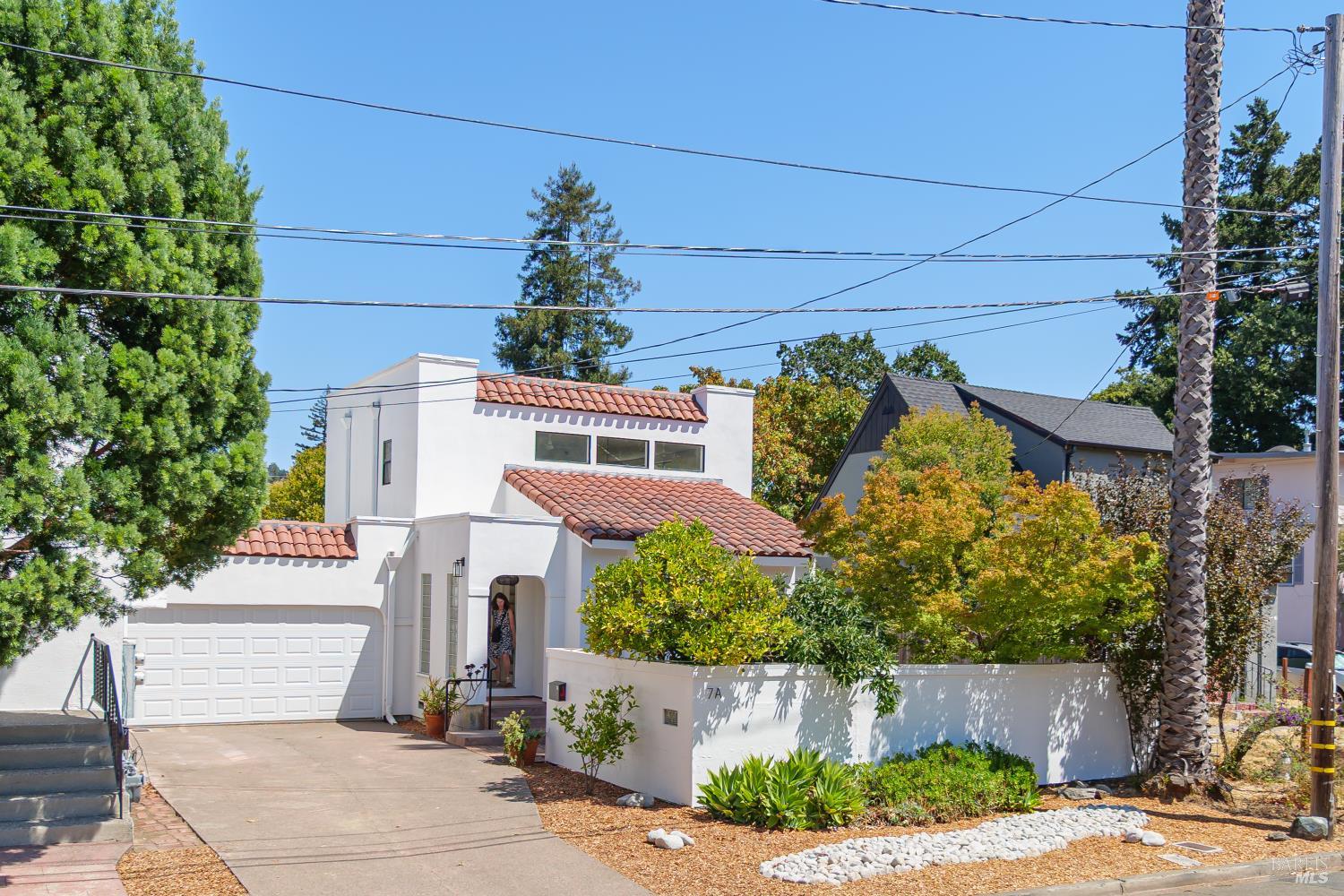 Detail Gallery Image 3 of 58 For 7 Belmont Ave, Fairfax,  CA 94930 - 6 Beds | 4/1 Baths