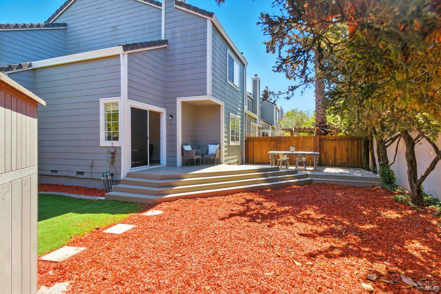 Detail Gallery Image 16 of 24 For 837 Vineyard Pl, Petaluma,  CA 94954 - 3 Beds | 2/1 Baths