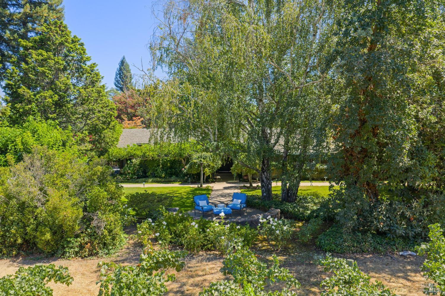 Detail Gallery Image 14 of 80 For 1819 Zinfandel Ln, Saint Helena,  CA 94574 - 3 Beds | 3/1 Baths