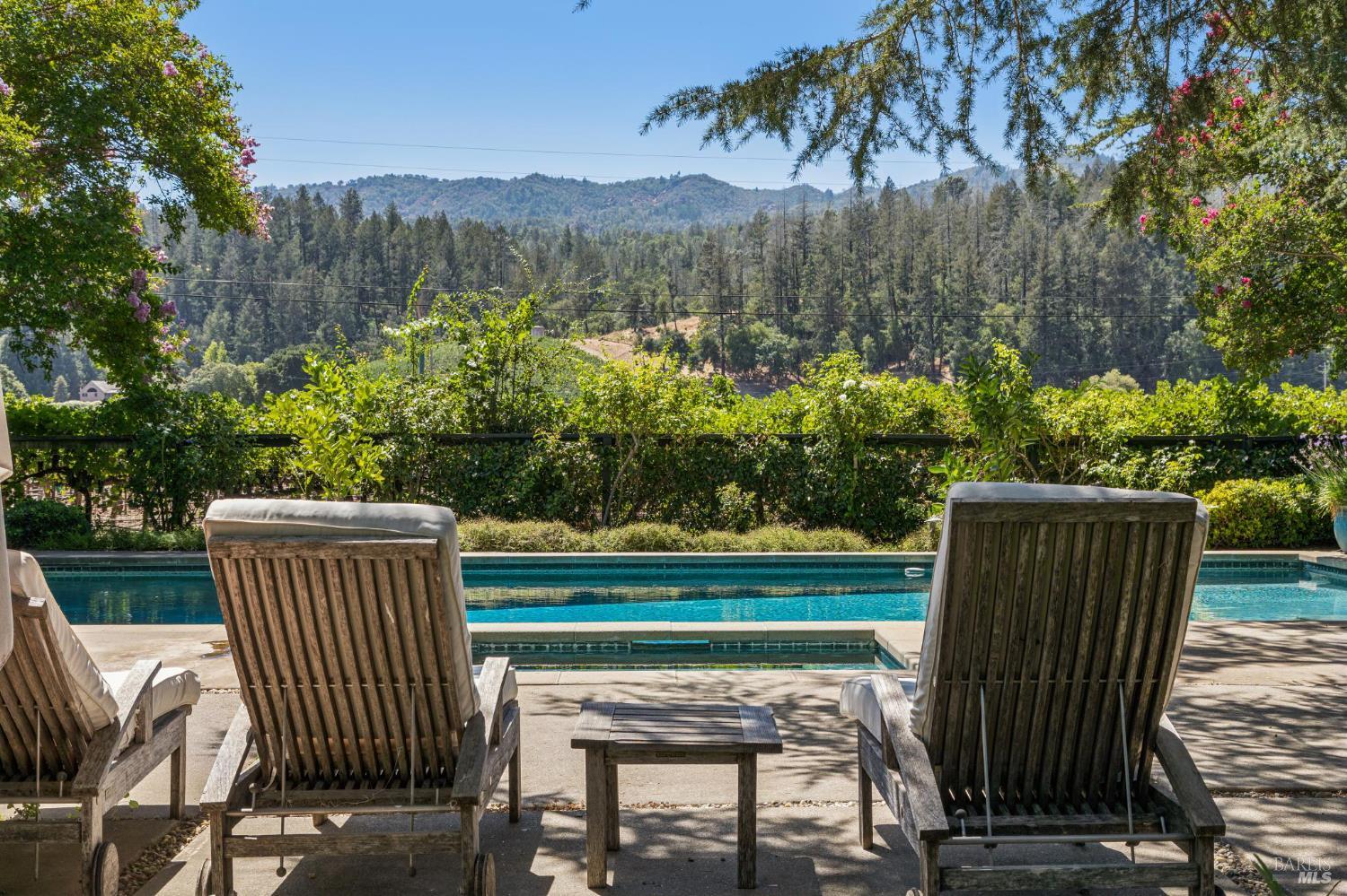 Detail Gallery Image 75 of 80 For 1819 Zinfandel Ln, Saint Helena,  CA 94574 - 3 Beds | 3/1 Baths