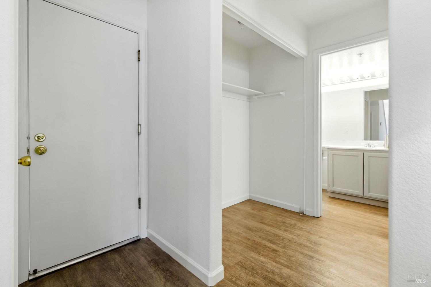 Detail Gallery Image 22 of 24 For 837 Vineyard Pl, Petaluma,  CA 94954 - 3 Beds | 2/1 Baths