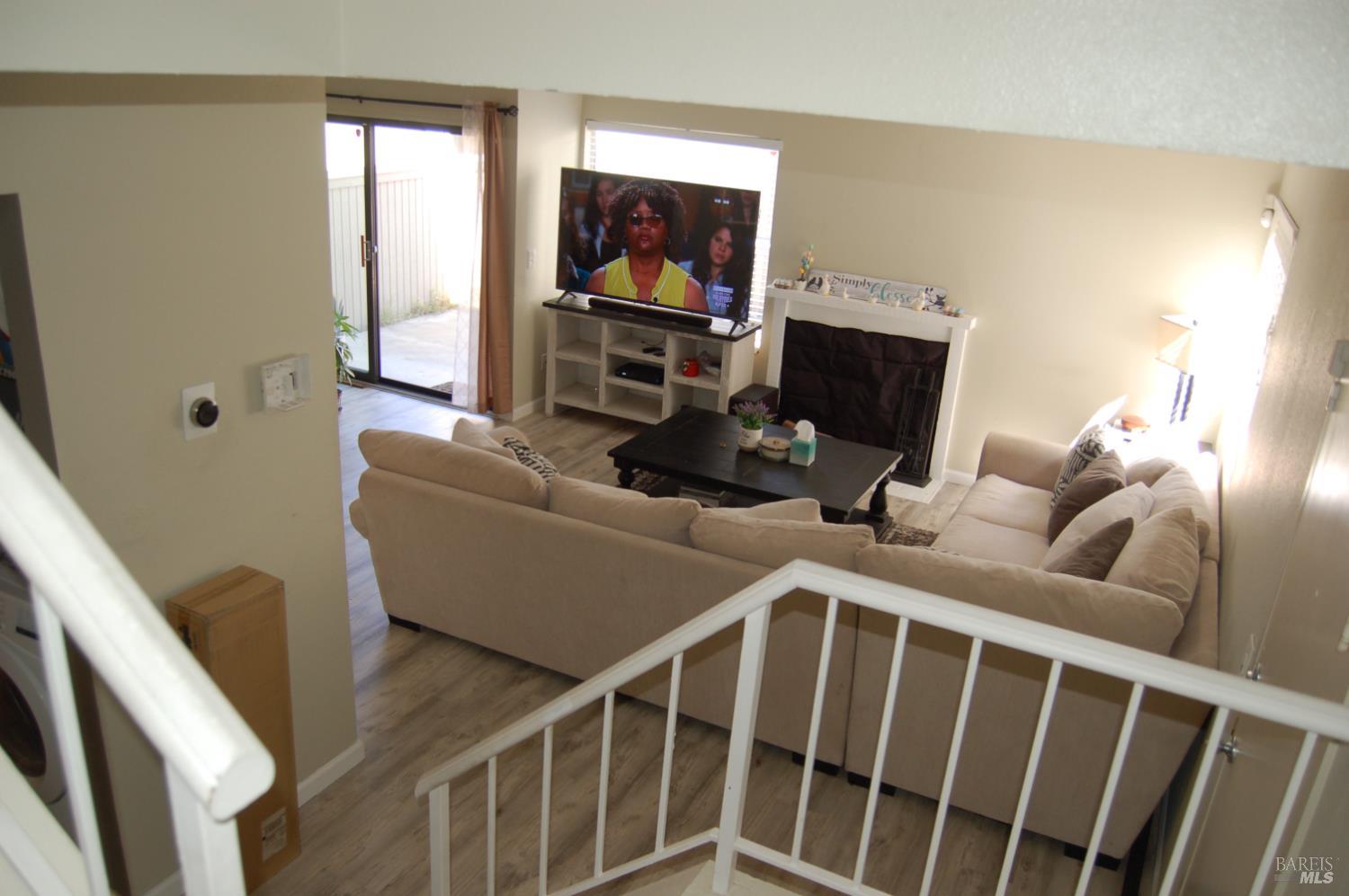 Detail Gallery Image 5 of 16 For 303 Atlas Dr #7,  Hercules,  CA 94547 - 2 Beds | 1/1 Baths
