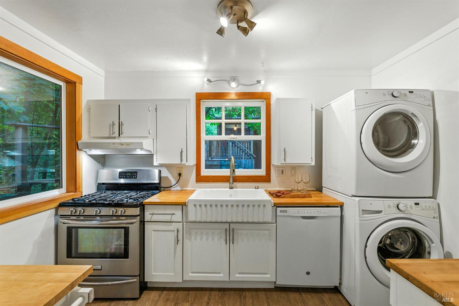 Detail Gallery Image 39 of 58 For 7395 Sir Francis Drake Blvd, Lagunitas,  CA 94938 - 5 Beds | 4 Baths