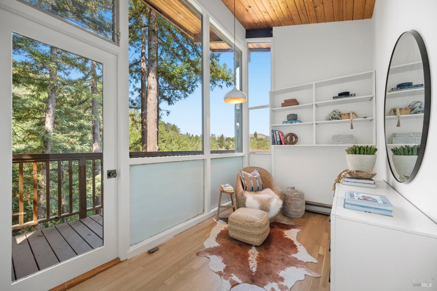 Detail Gallery Image 15 of 40 For 3 Coronet Way, Kentfield,  CA 94904 - 3 Beds | 2/1 Baths