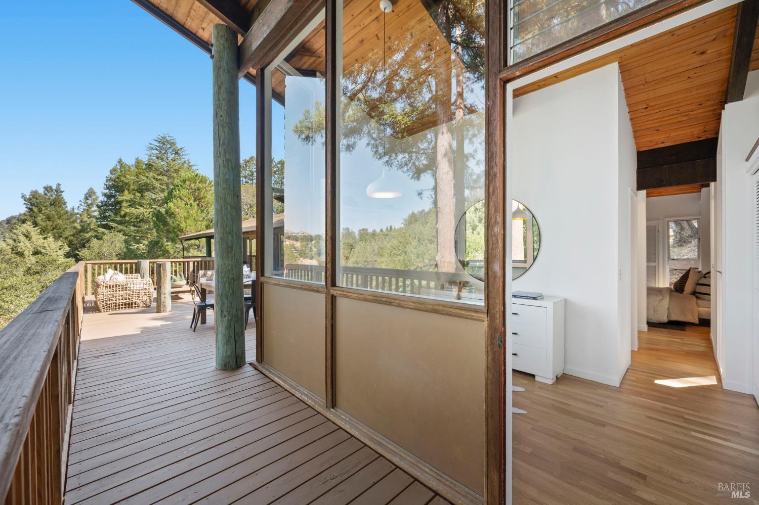 Detail Gallery Image 16 of 40 For 3 Coronet Way, Kentfield,  CA 94904 - 3 Beds | 2/1 Baths