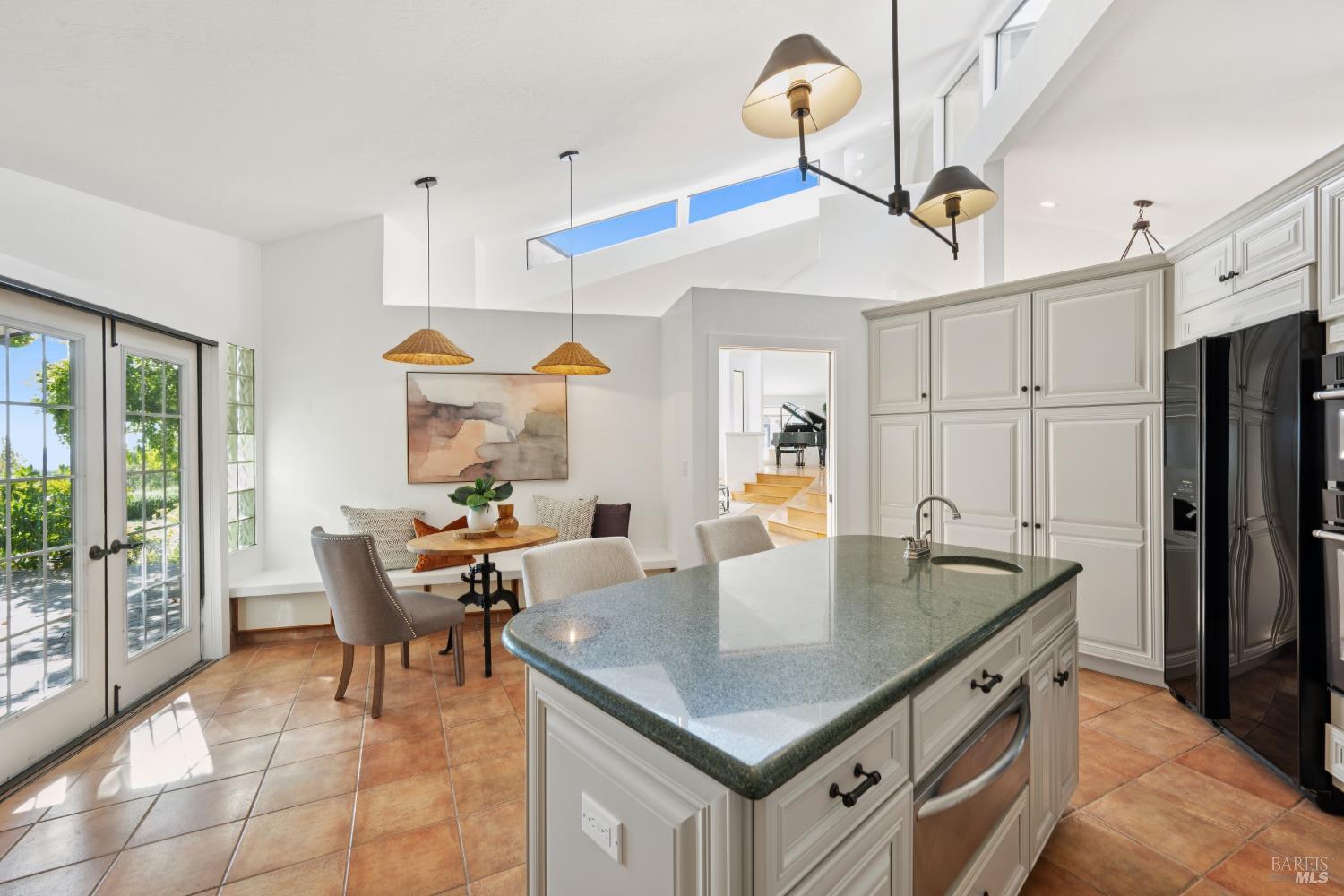 Detail Gallery Image 22 of 71 For 4636 Pepperwood Dr, Penngrove,  CA 94951 - 3 Beds | 2/1 Baths