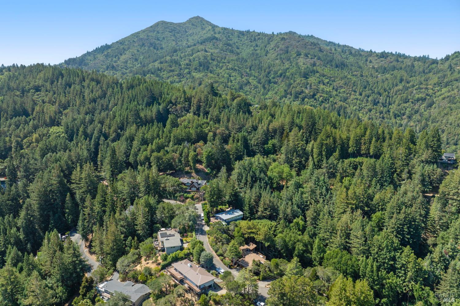 Detail Gallery Image 3 of 40 For 3 Coronet Way, Kentfield,  CA 94904 - 3 Beds | 2/1 Baths