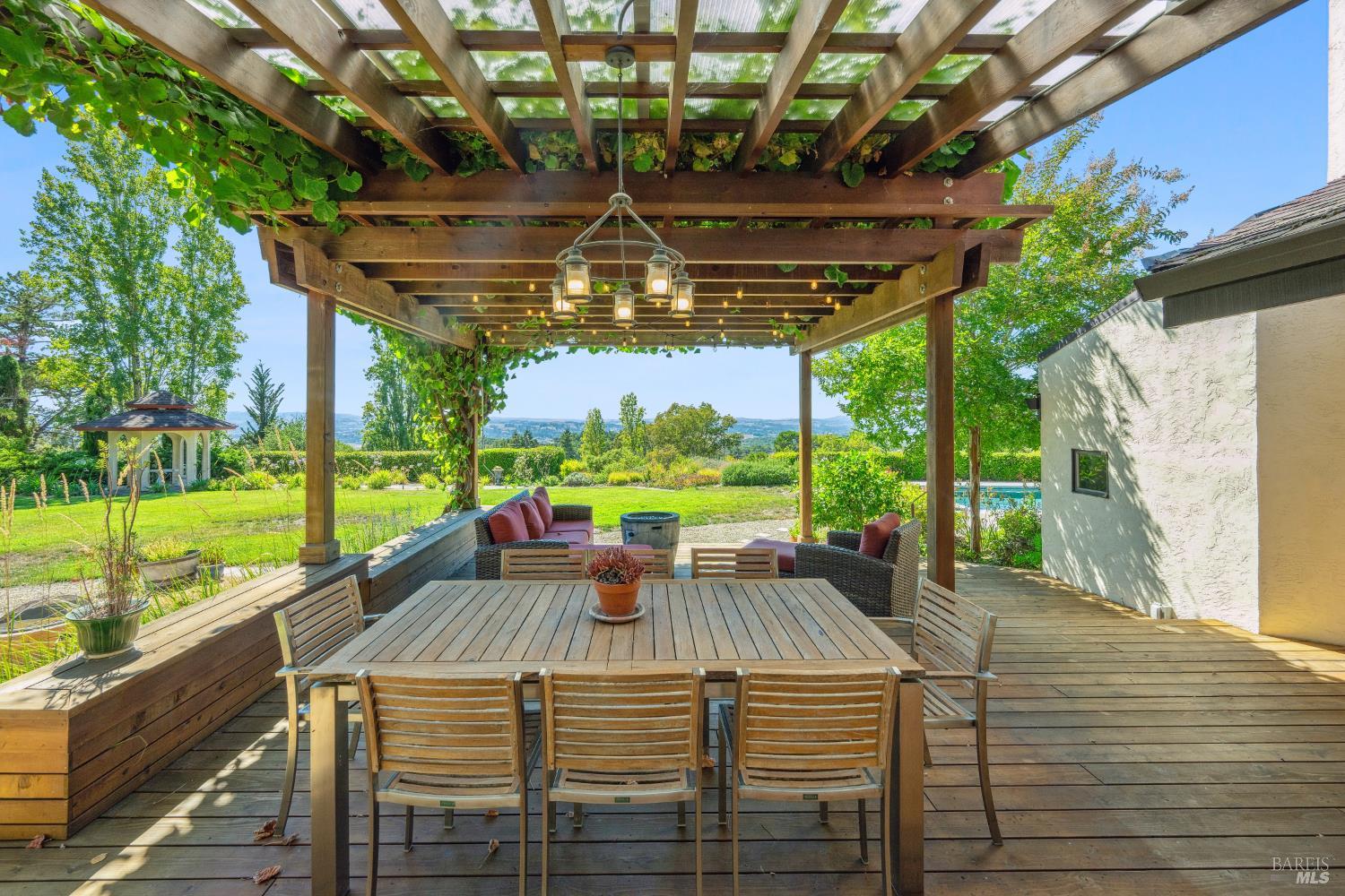 Detail Gallery Image 25 of 71 For 4636 Pepperwood Dr, Penngrove,  CA 94951 - 3 Beds | 2/1 Baths