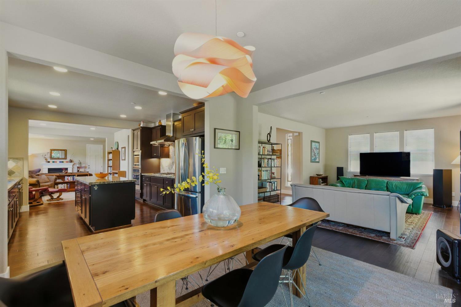 Detail Gallery Image 7 of 62 For 830 Litchfield Ave, Sebastopol,  CA 95472 - 5 Beds | 4 Baths