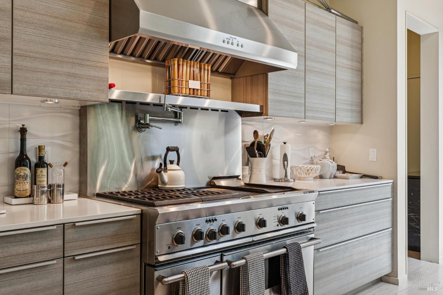 Detail Gallery Image 20 of 80 For 1819 Zinfandel Ln, Saint Helena,  CA 94574 - 3 Beds | 3/1 Baths