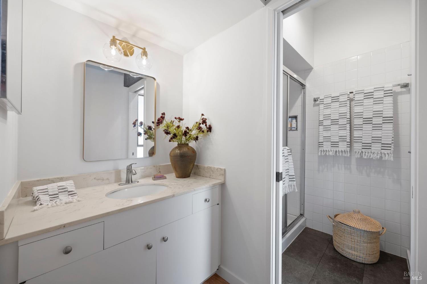 Detail Gallery Image 18 of 40 For 3 Coronet Way, Kentfield,  CA 94904 - 3 Beds | 2/1 Baths