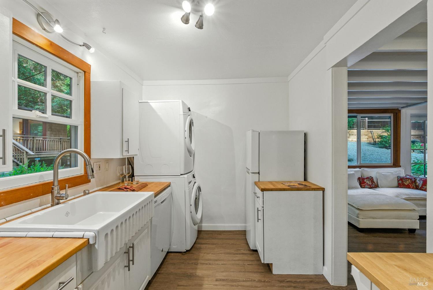 Detail Gallery Image 41 of 58 For 7395 Sir Francis Drake Blvd, Lagunitas,  CA 94938 - 5 Beds | 4 Baths
