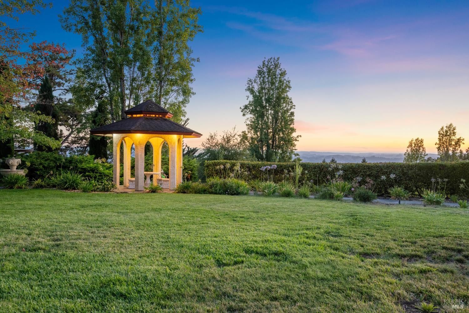 Detail Gallery Image 26 of 71 For 4636 Pepperwood Dr, Penngrove,  CA 94951 - 3 Beds | 2/1 Baths