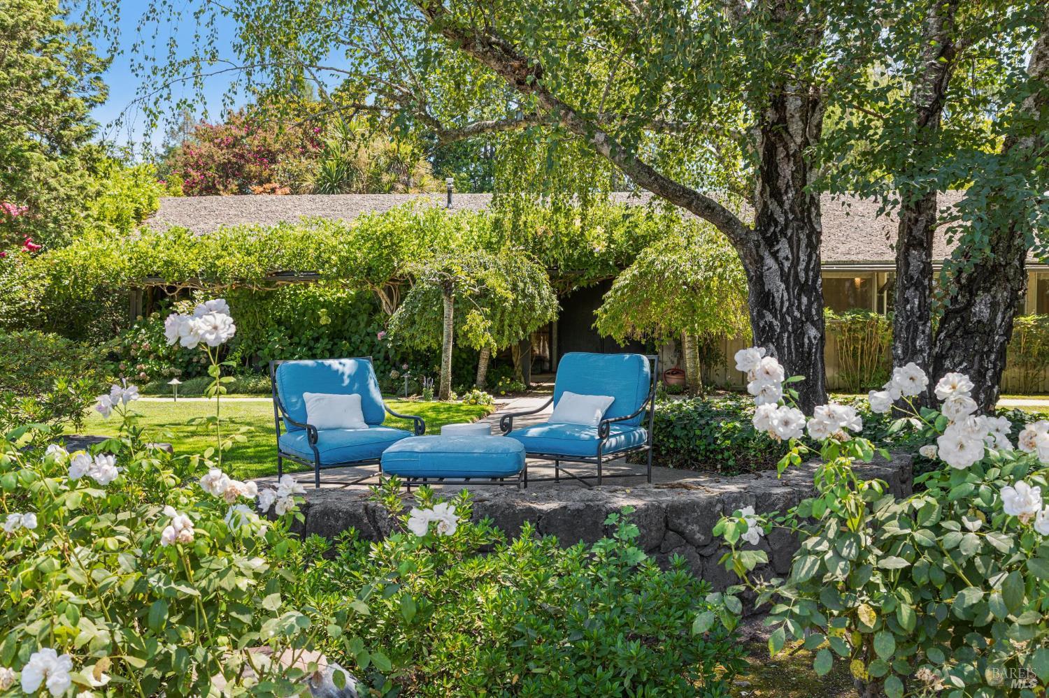 Detail Gallery Image 15 of 80 For 1819 Zinfandel Ln, Saint Helena,  CA 94574 - 3 Beds | 3/1 Baths